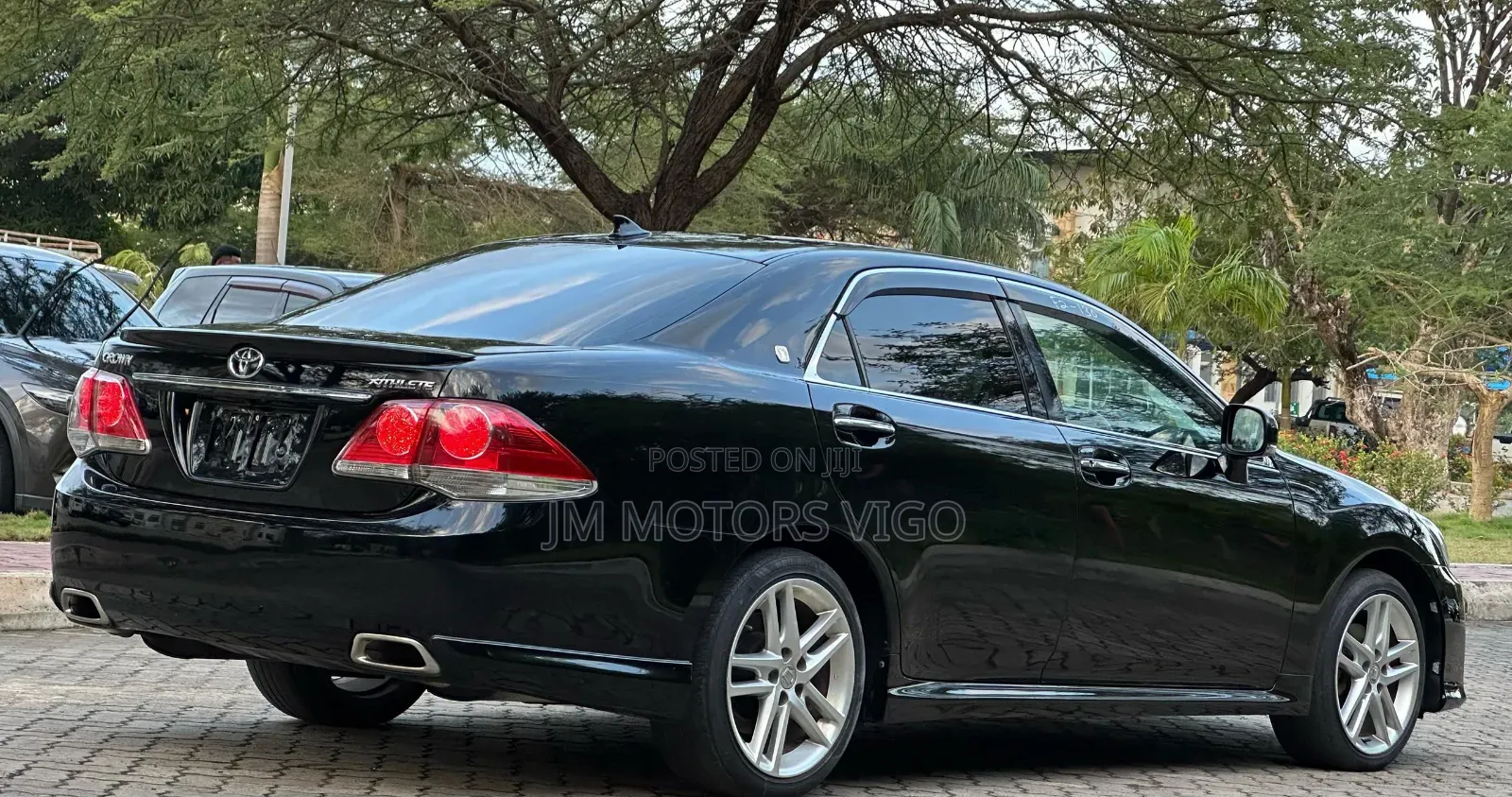 Toyota Crown 2012 Black