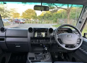 Toyota Land Cruiser 2017 Silver