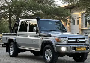 Toyota Land Cruiser 2017 Silver