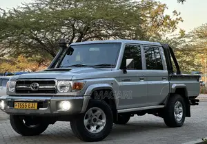 Toyota Land Cruiser 2017 Silver