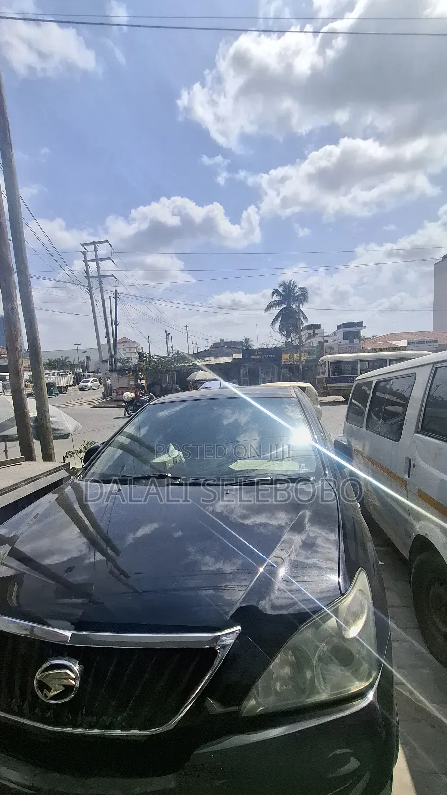 Frem It Look at Tarmac Full Traffic
