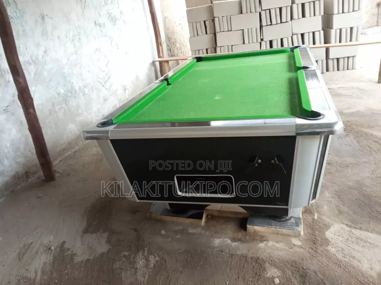 Pool Table in Clean Condition Best Catalogue