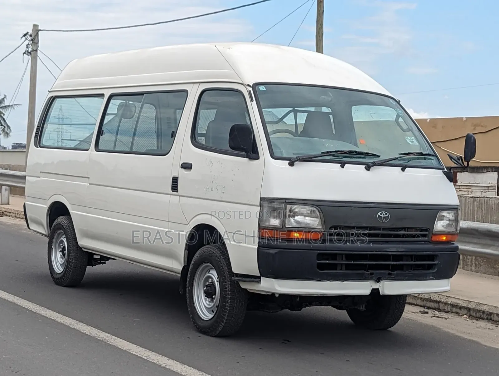 Toyota HiAce 2002 White