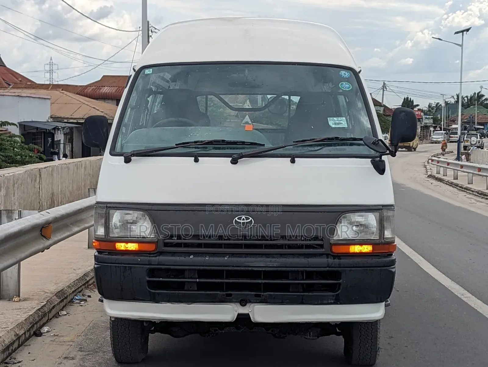 Toyota HiAce 2002 White