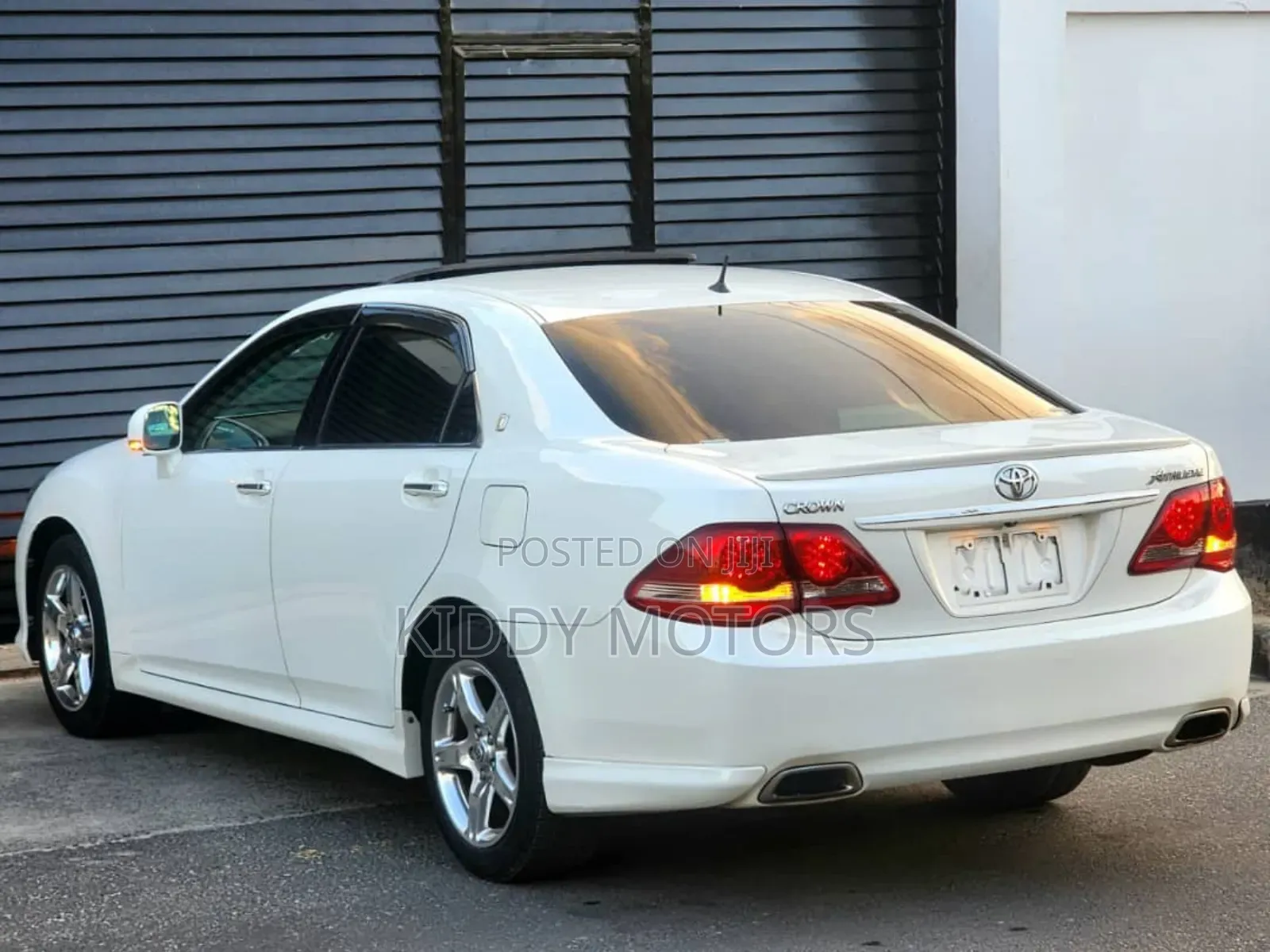 Toyota Crown 2011 Pearl