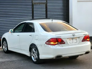 Toyota Crown 2011 Pearl