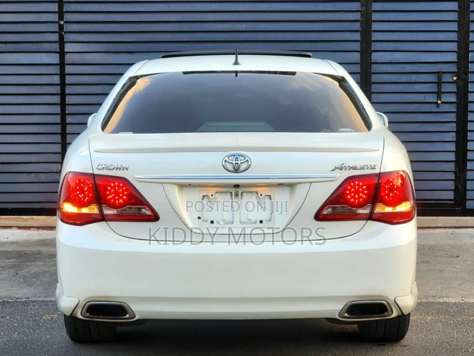 Toyota Crown 2011 Pearl