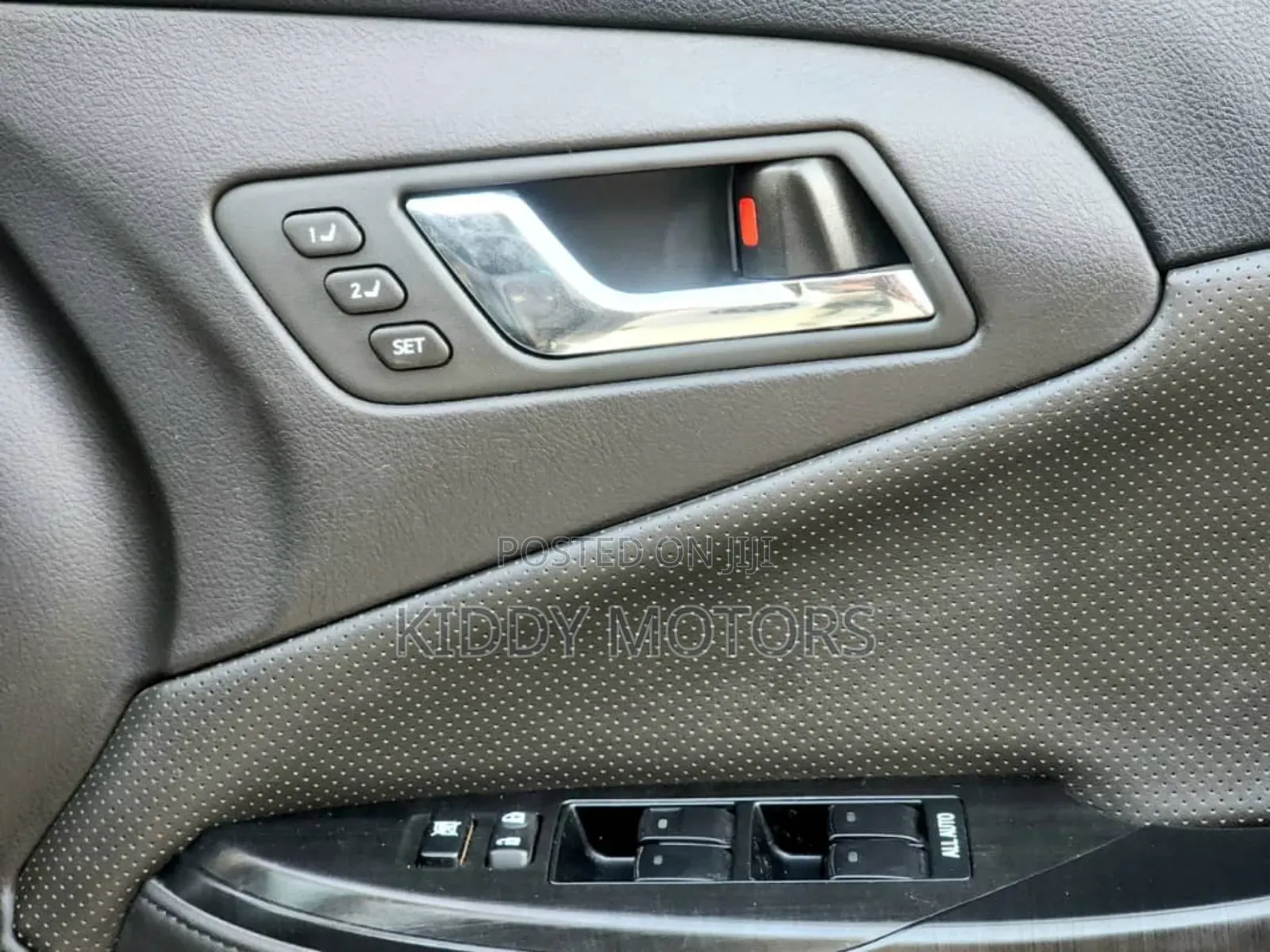 Toyota Crown 2011 Pearl