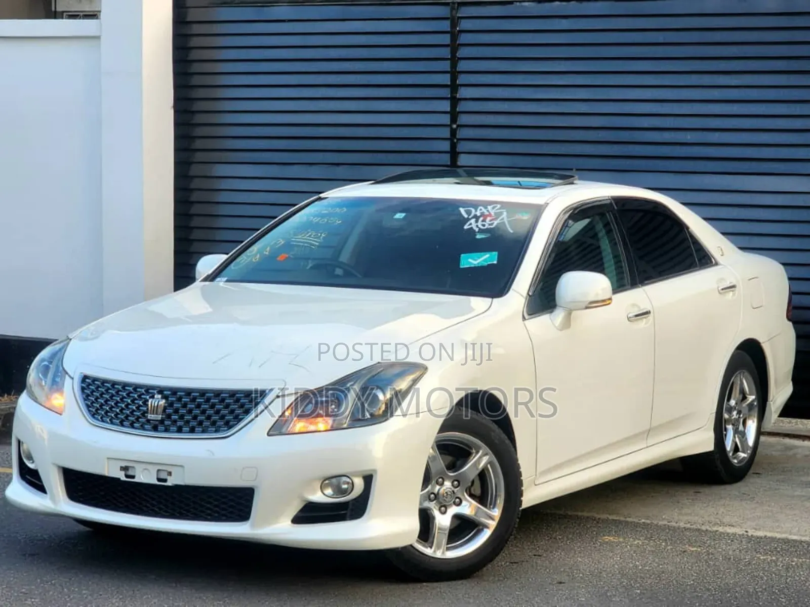 Toyota Crown 2011 Pearl