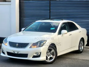 Toyota Crown 2011 Pearl