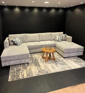 Sofa Set Nzuri Na Coffee Table