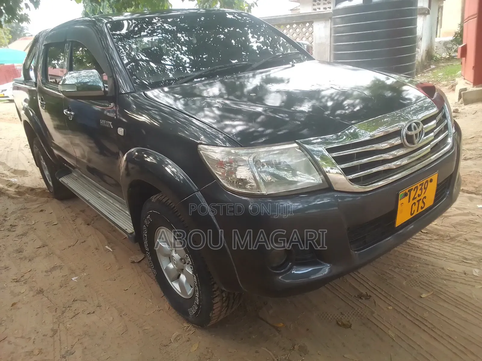 Toyota Hilux 2012 Gray
