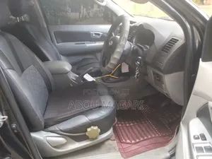 Toyota Hilux 2012 Gray