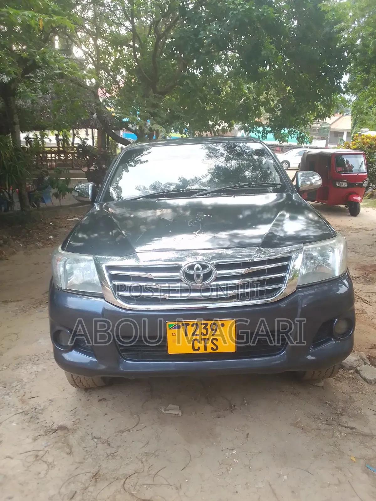 Toyota Hilux 2012 Gray