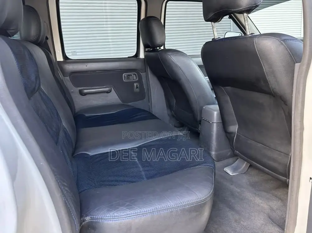 Nissan Hardbody 2008 White