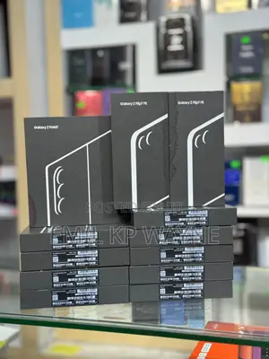 Photo - New Samsung Galaxy Z Fold7 256 GB Black