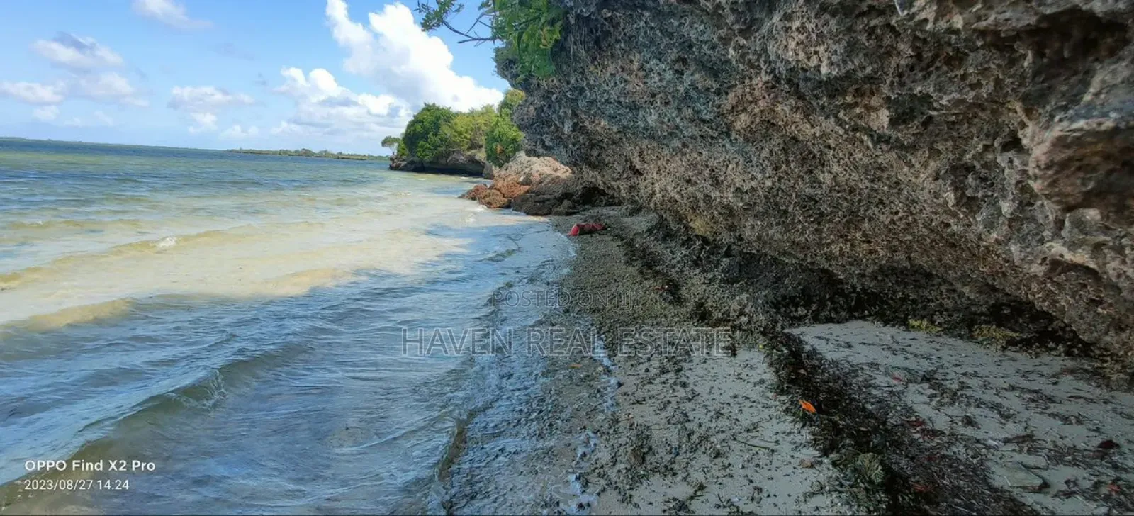 Beach Plot for Sale at Zanzibar