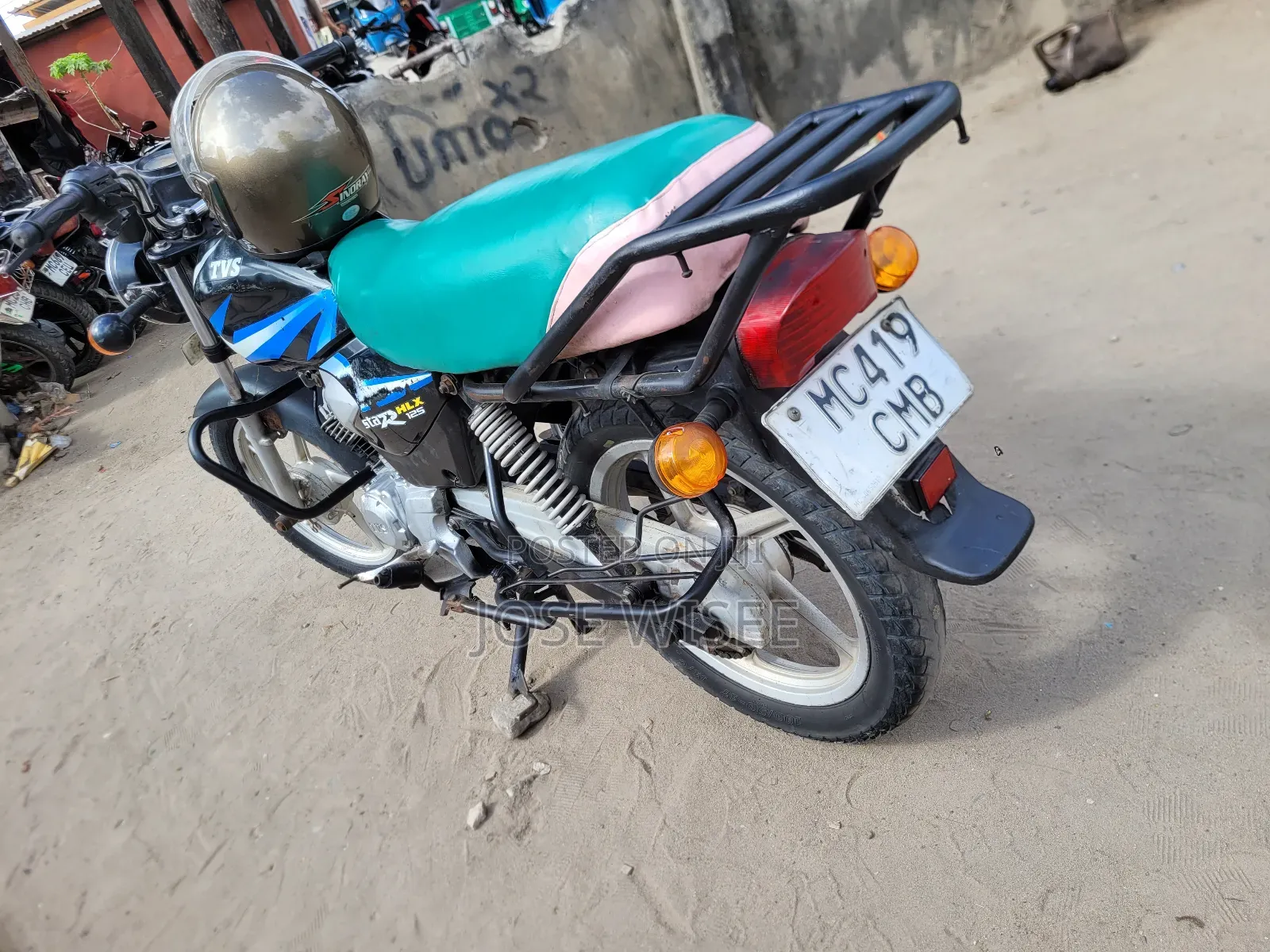 TVS HLX 125 2025 Black