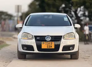 Photo - Volkswagen Golf 2008 White