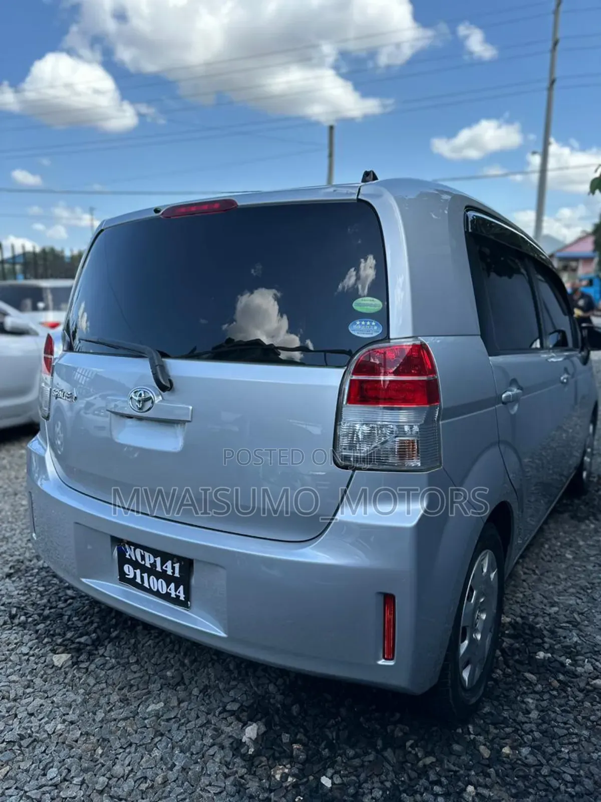 Toyota Spade 2014 Silver