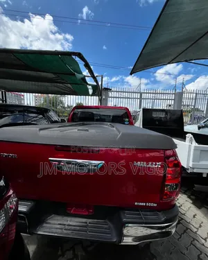 Toyota Hilux 2019 Burgundy