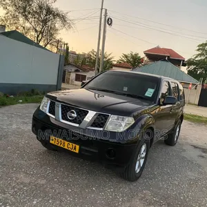 Nissan Pathfinder 2007 Black