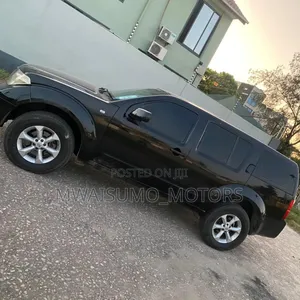 Nissan Pathfinder 2007 Black