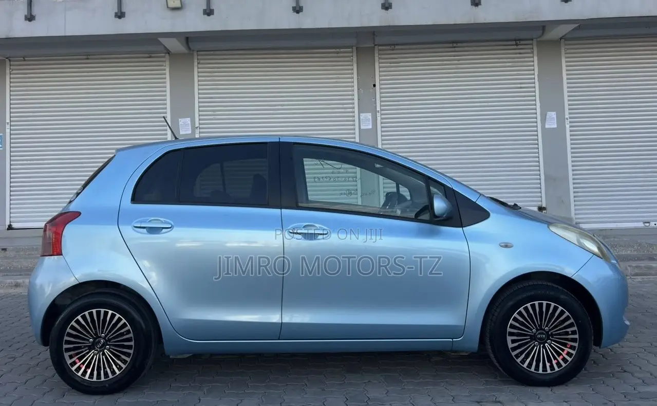 Toyota Vitz 2007 Blue