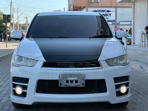 Photo - Mitsubishi Outlander 2010 White