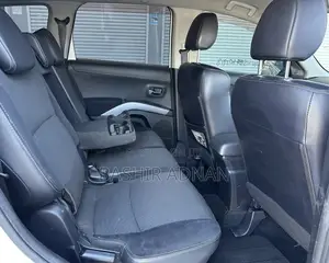 Mitsubishi Outlander 2010 White