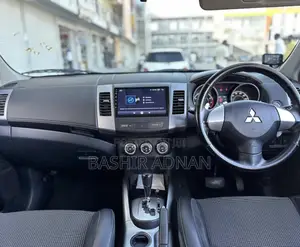 Mitsubishi Outlander 2010 White