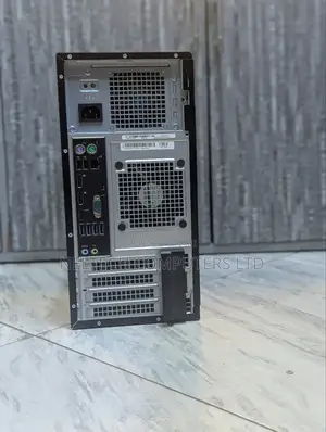 Server Dell PowerEdge T130 8GB Intel Xeon HDD+SSD 4T