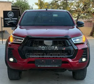 Photo - Toyota Hilux 2023 Red