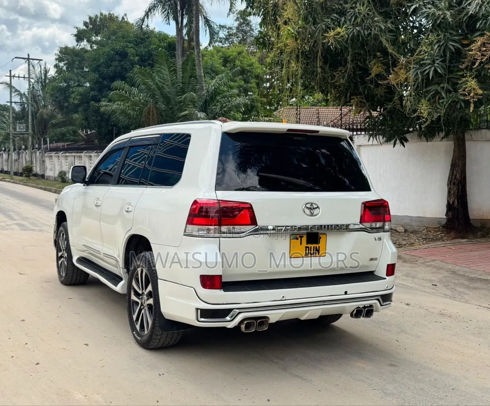 Toyota Land Cruiser 2010 White