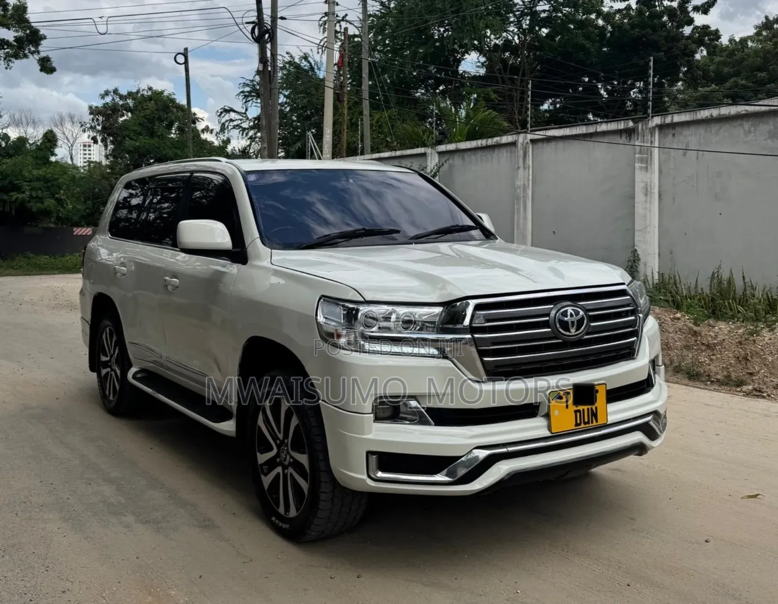 Toyota Land Cruiser 2010 White