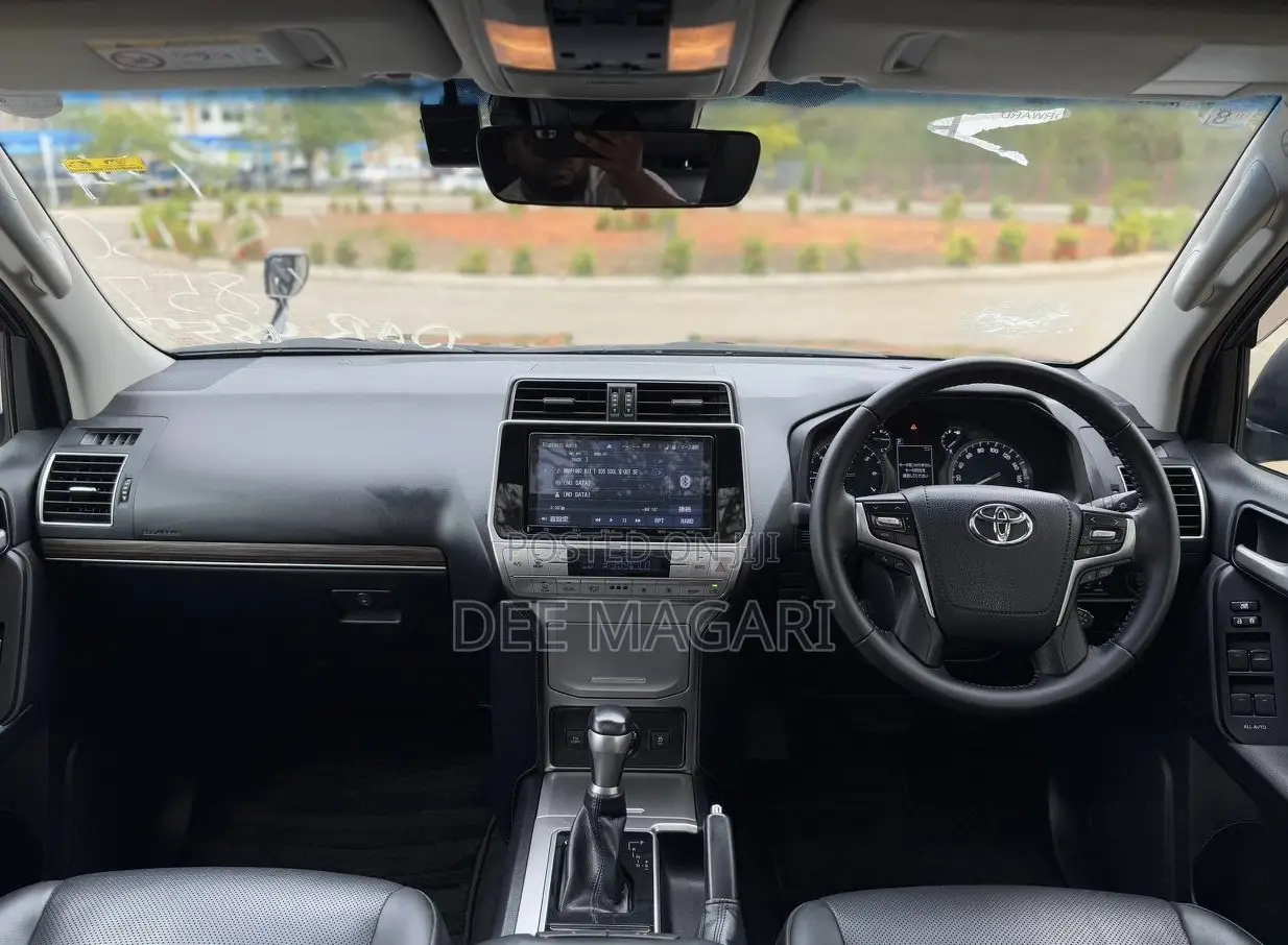 Toyota Land Cruiser Prado 2.7 2021 Black