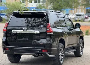 Toyota Land Cruiser Prado 2.7 2021 Black