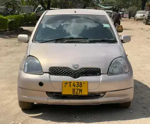 Toyota Vitz 2003 Silver
