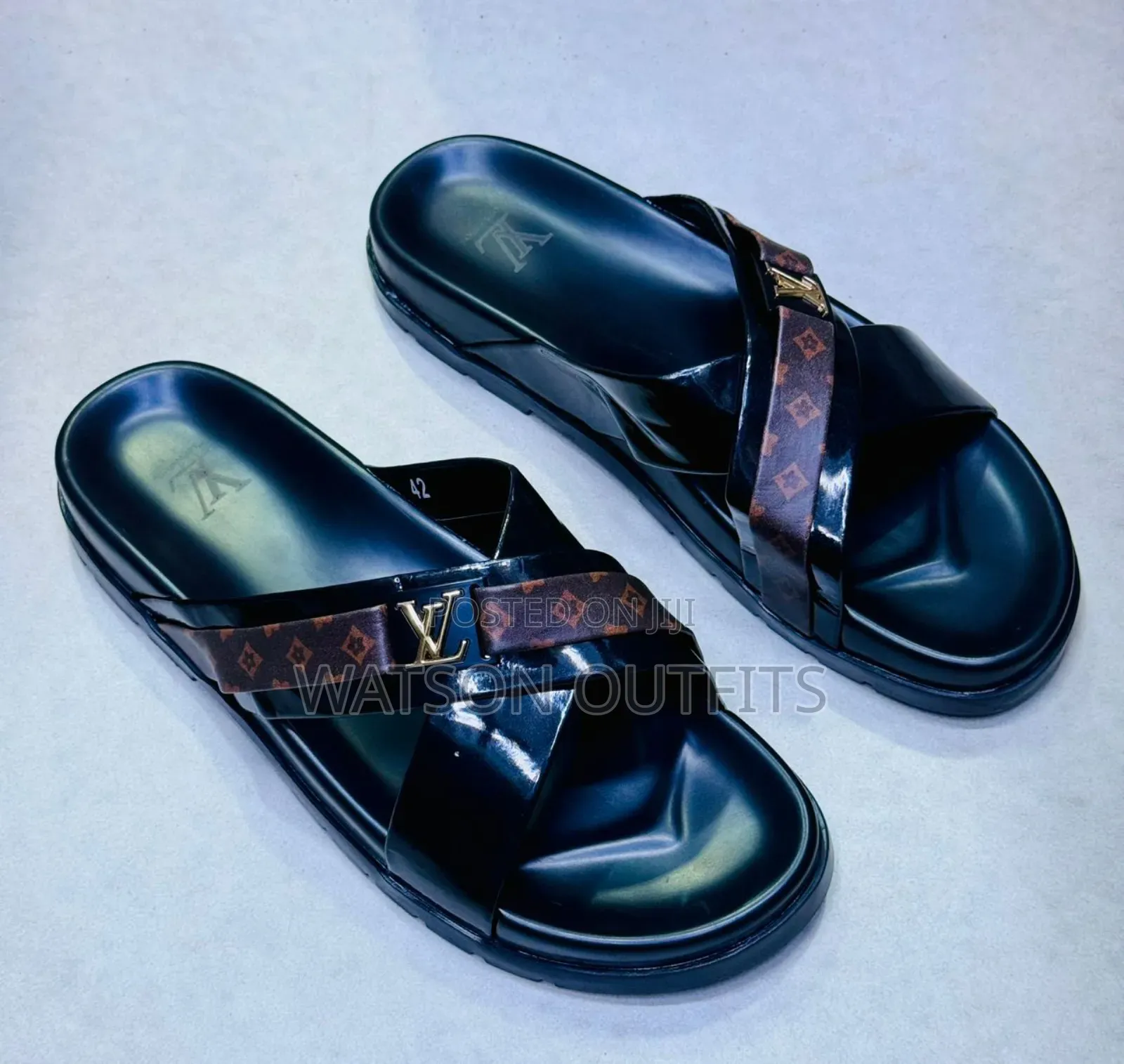 Sandals Official in Brunello Louis Vuitton and Others