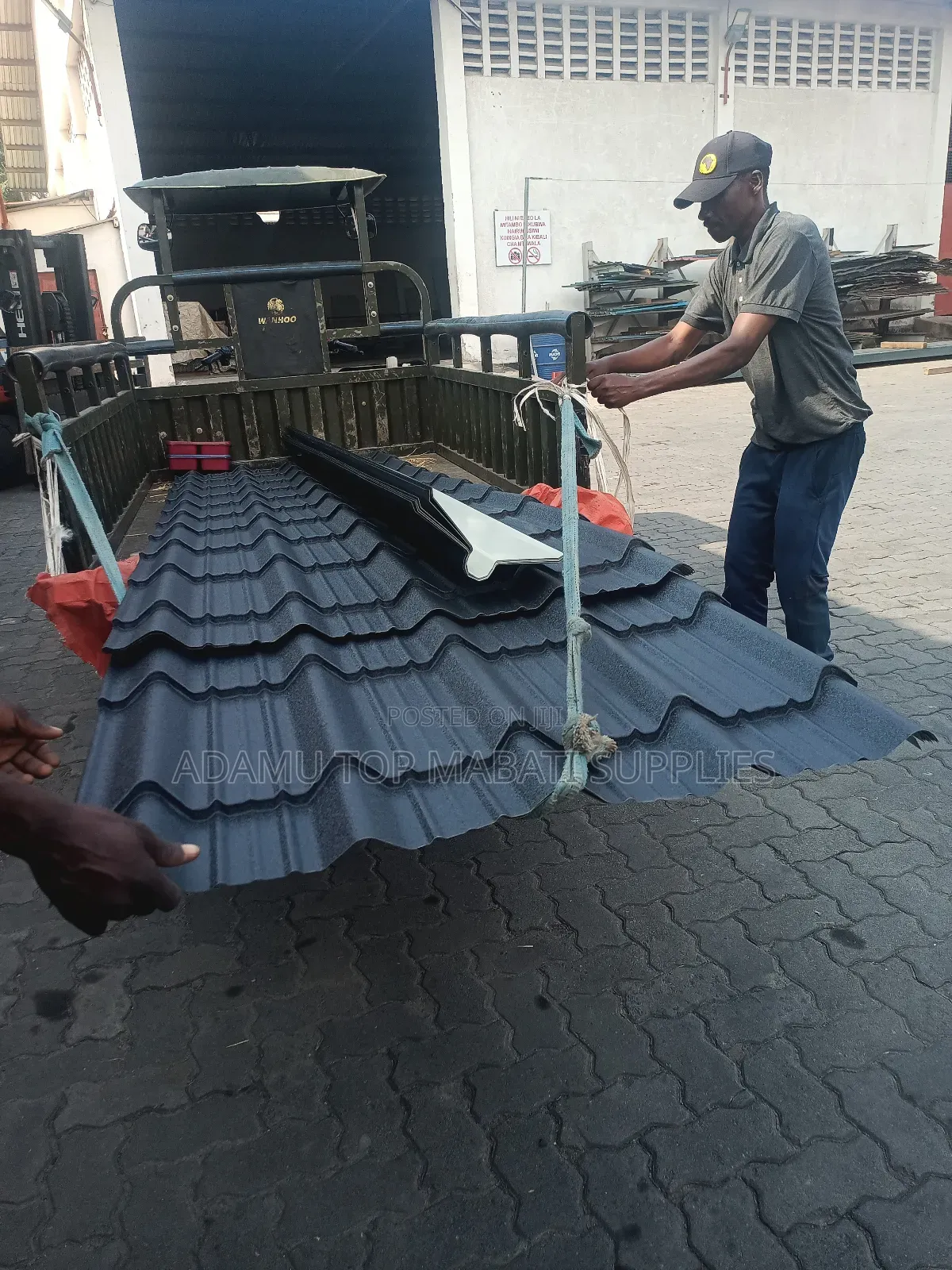 Bati Ya Kigae Chengachenga ( Rangi Ya Charcoal Grey)