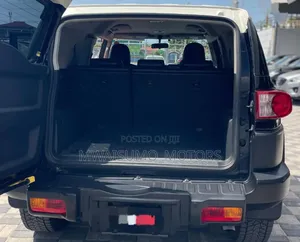 Toyota FJ Cruiser 2014 Black