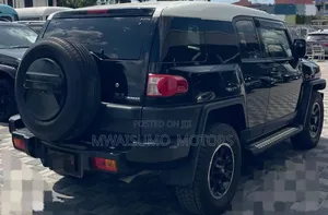 Toyota FJ Cruiser 2014 Black