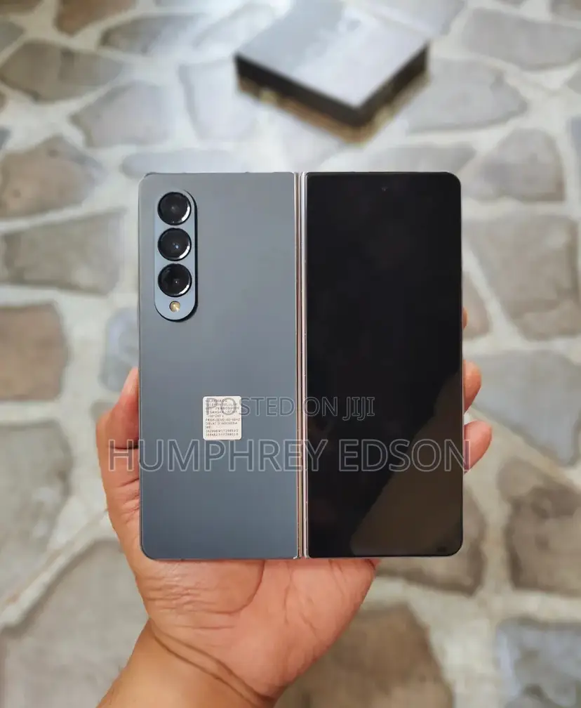 New Samsung Galaxy Z Fold4 256 GB Black