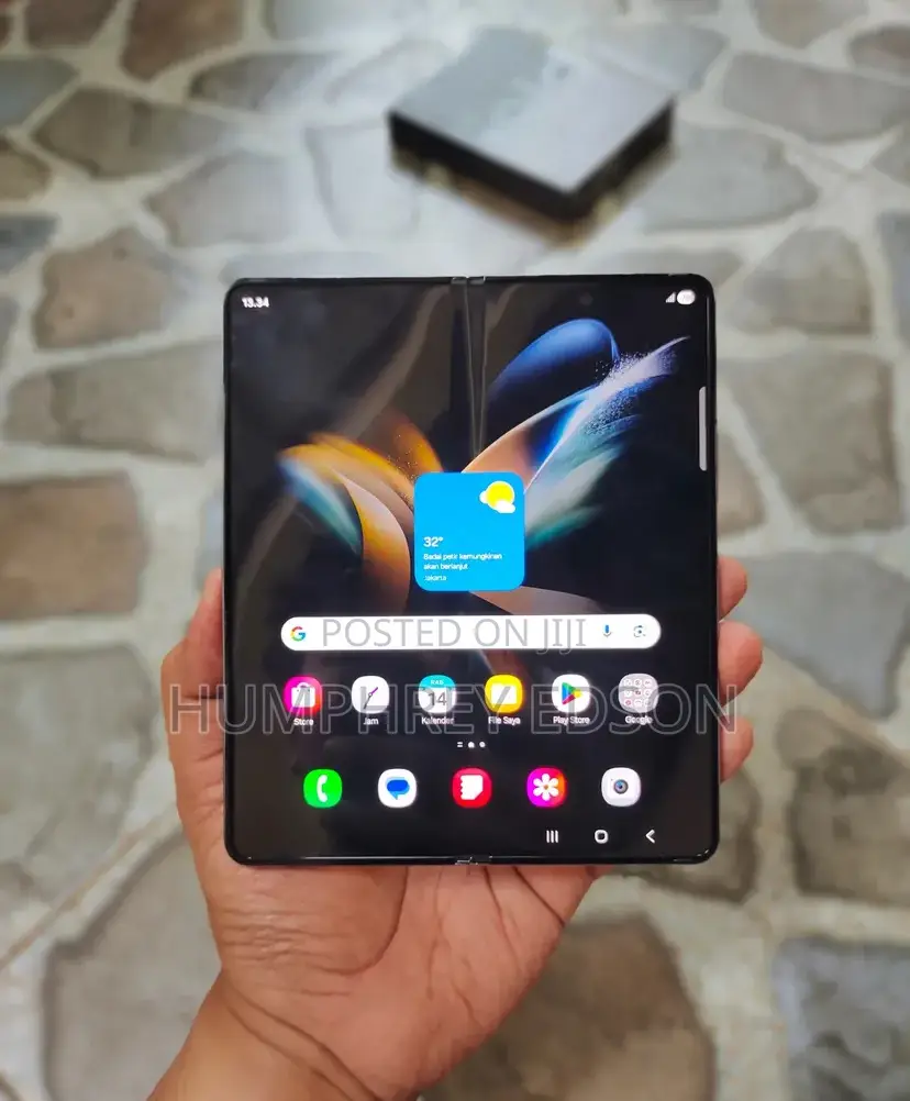 New Samsung Galaxy Z Fold4 256 GB Black