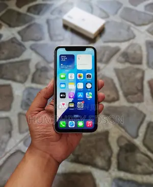 Apple iPhone 11 64 GB White