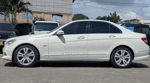 Mercedes-Benz C200 2010 Pearl