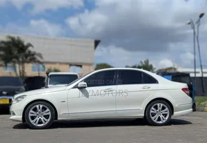 Mercedes-Benz C200 2010 Pearl