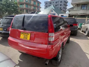 Mitsubishi RVR 2005 Red