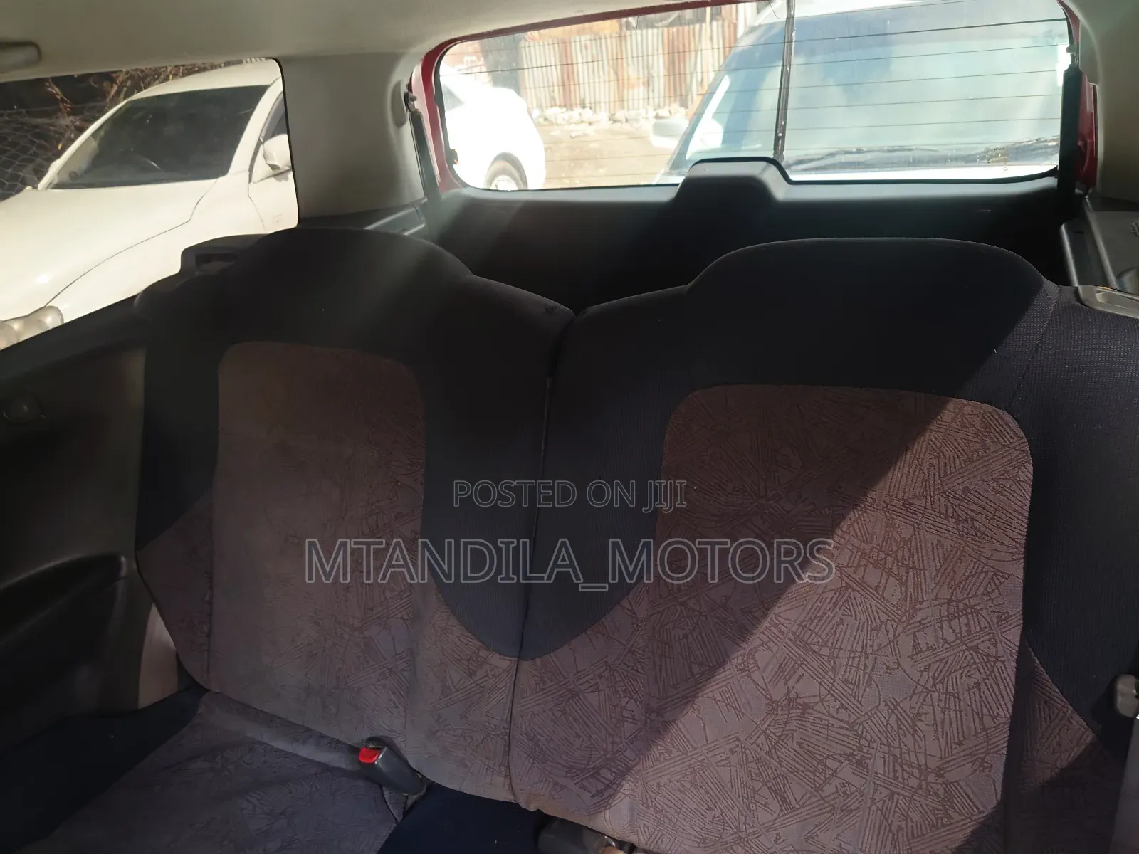 Mitsubishi RVR 2005 Red