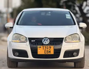 Photo - Volkswagen Golf 2009 Off white